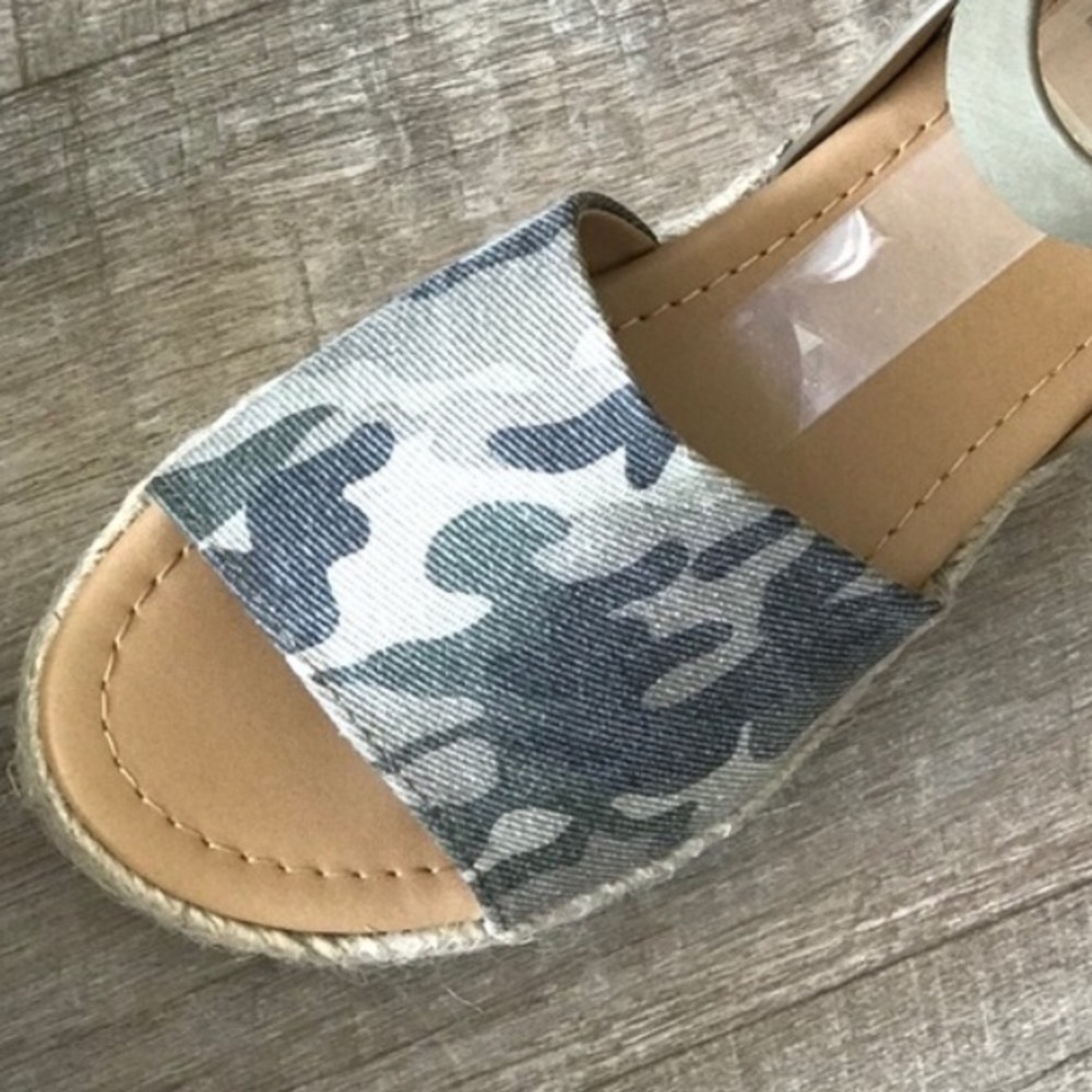 Soda Camo Platform Espadrille Flatform Sandal - Picture 8 of 11